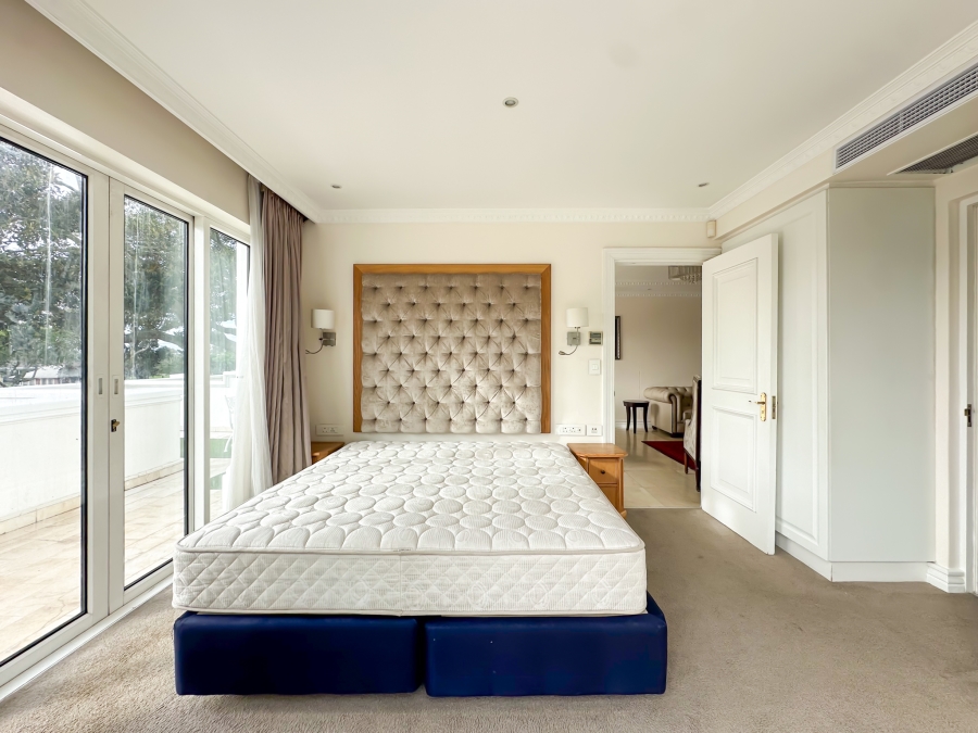 2 Bedroom Property for Sale in Sea Point Western Cape